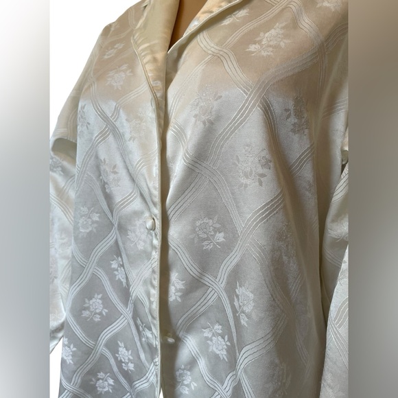 Victoria’s Secret Y2K Silky Satin Romantic Cottagecore Floral Fleece Lined Shirt - Picture 2 of 7